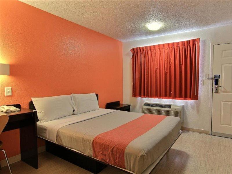 Motel 6-Austin, Tx Bagian luar foto