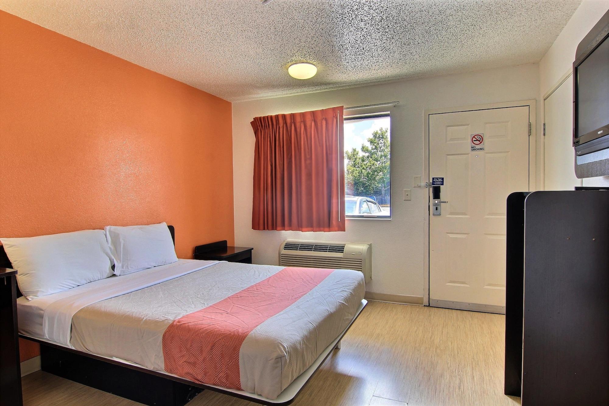 Motel 6-Austin, Tx Bagian luar foto