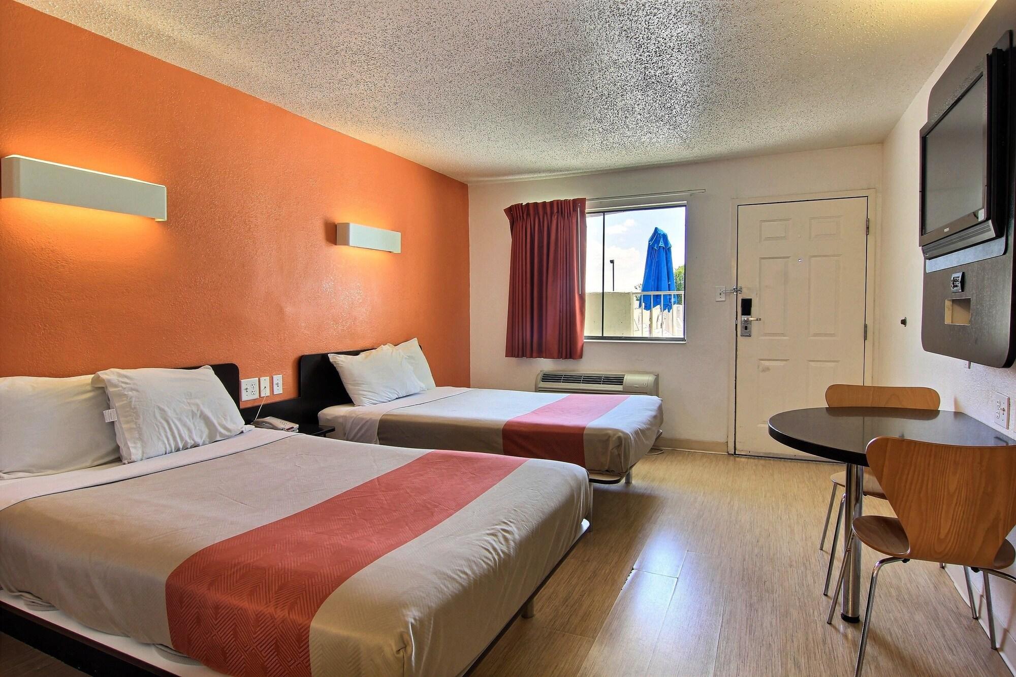 Motel 6-Austin, Tx Bagian luar foto