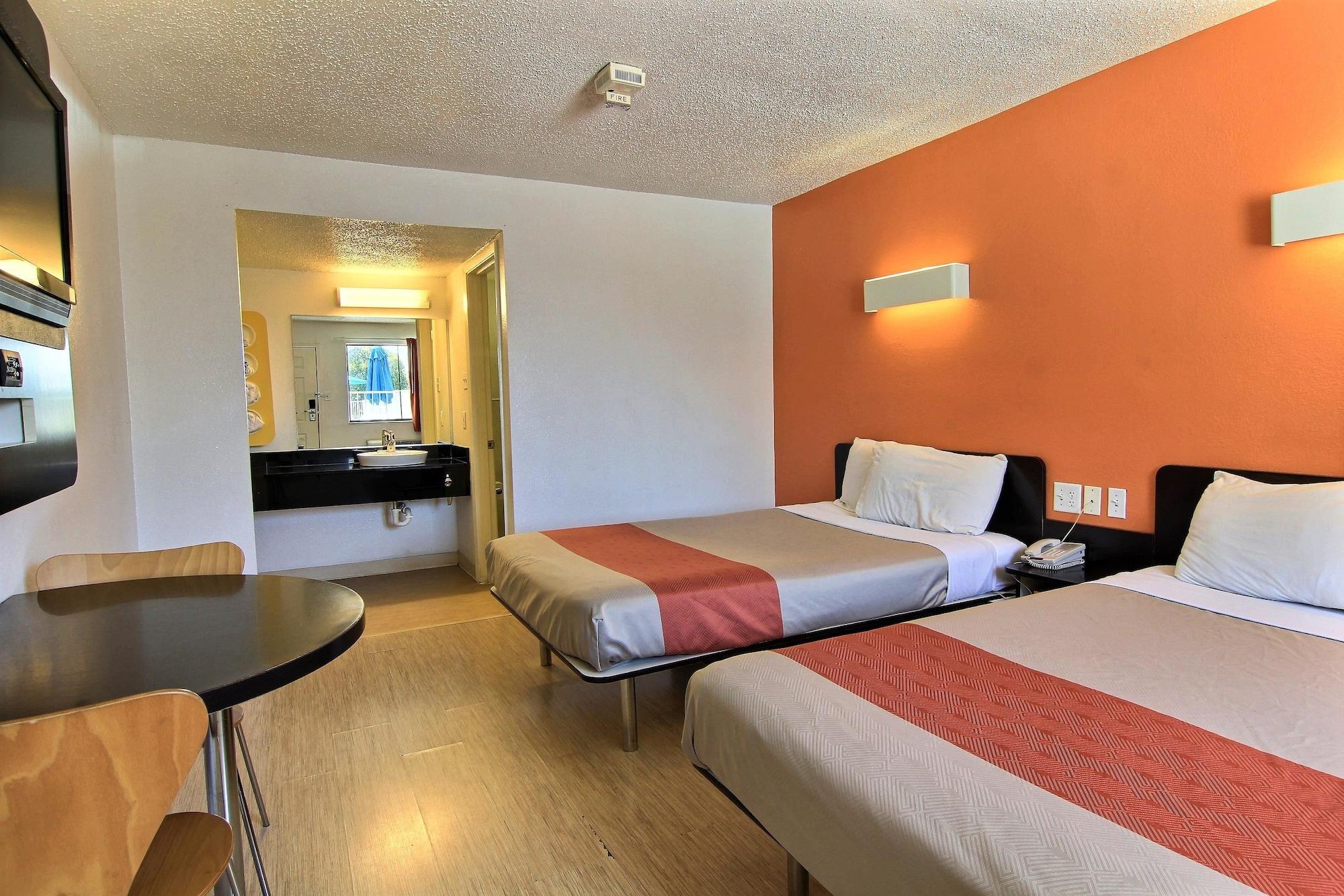 Motel 6-Austin, Tx Bagian luar foto