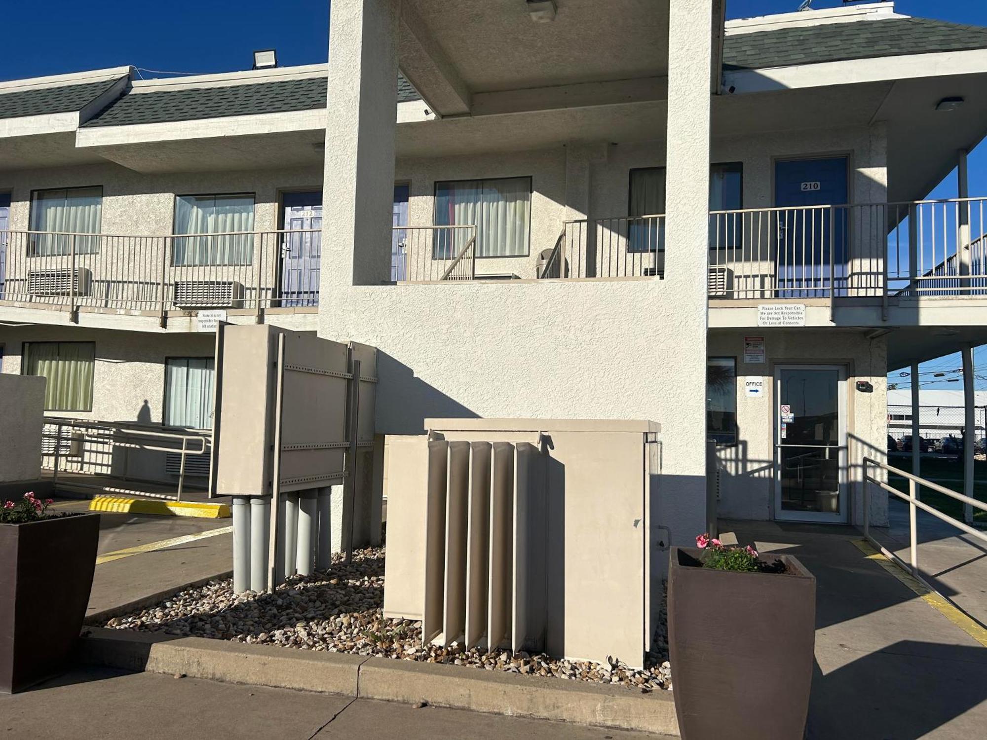 Motel 6-Austin, Tx Bagian luar foto