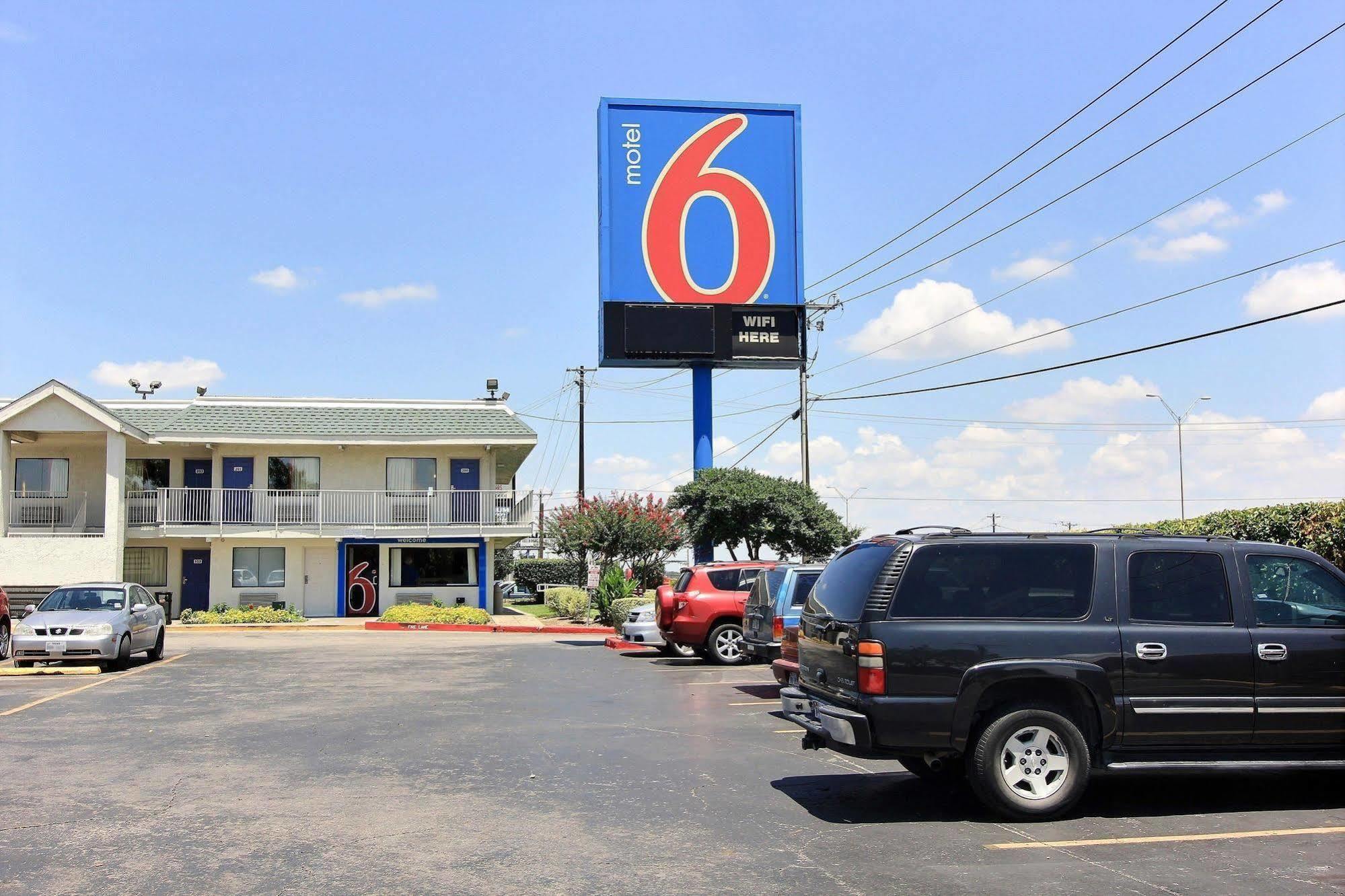 Motel 6-Austin, Tx Bagian luar foto