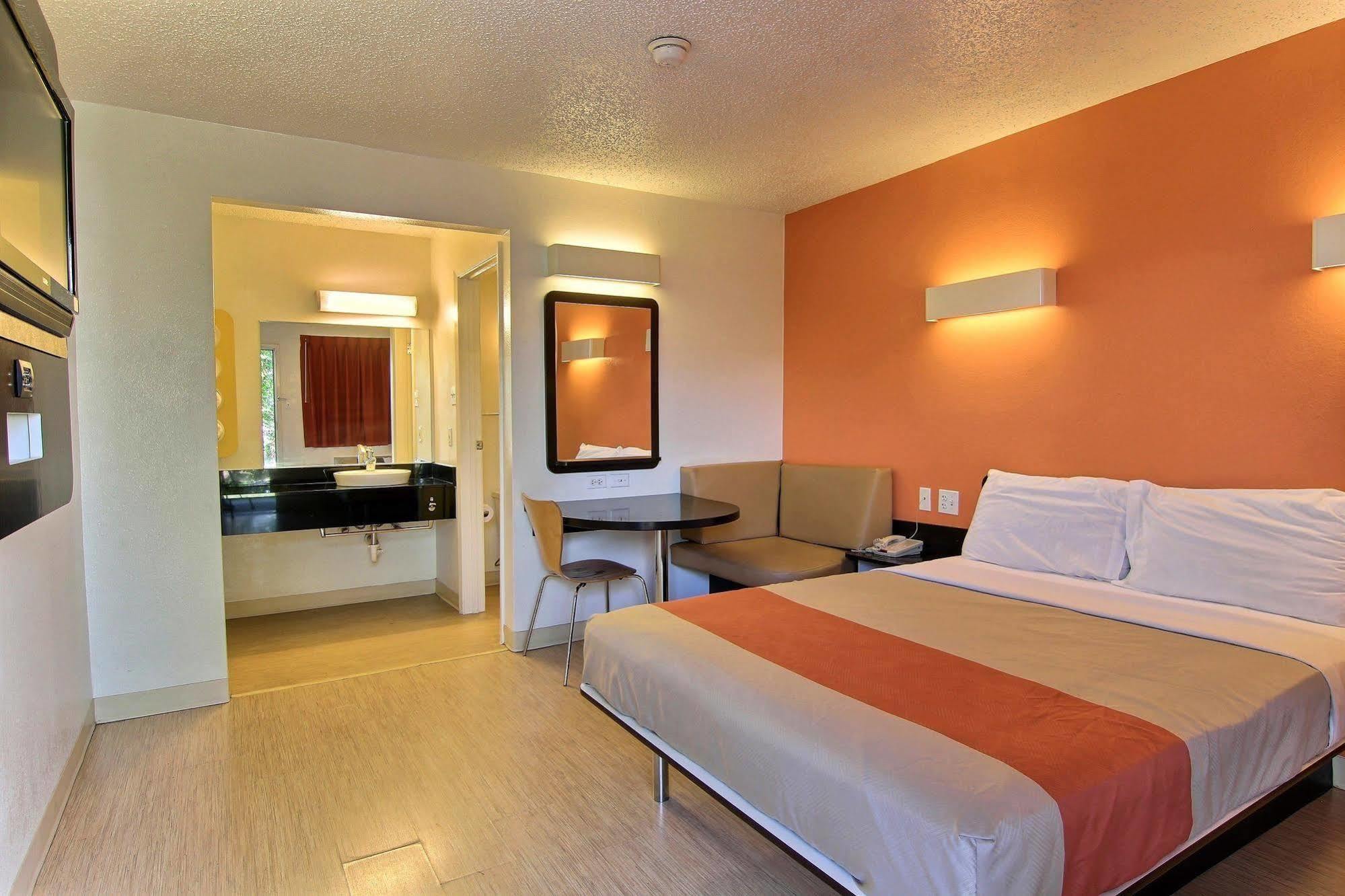 Motel 6-Austin, Tx Bagian luar foto