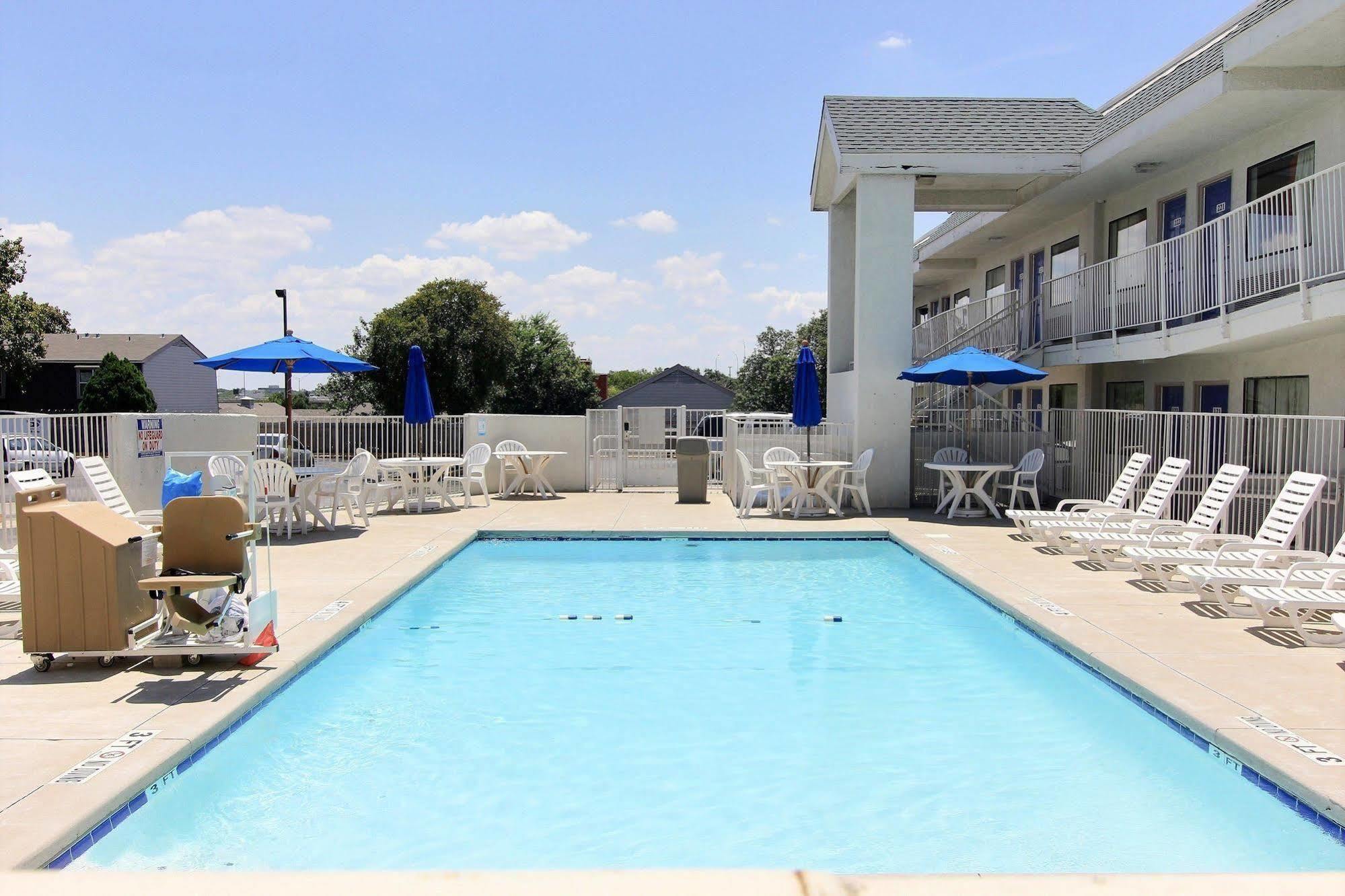 Motel 6-Austin, Tx Bagian luar foto