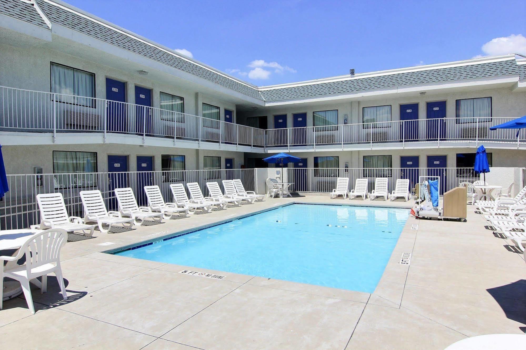 Motel 6-Austin, Tx Bagian luar foto